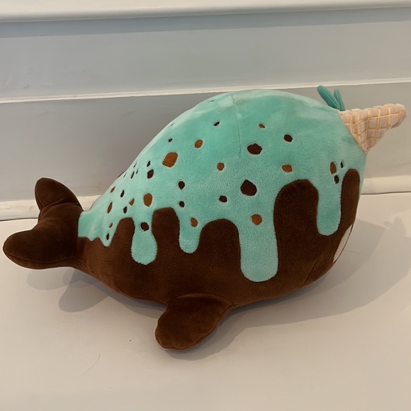 Tasty Peach Studion Mint Chocolate Chip Nomwhal plush - Picture 3 of 8